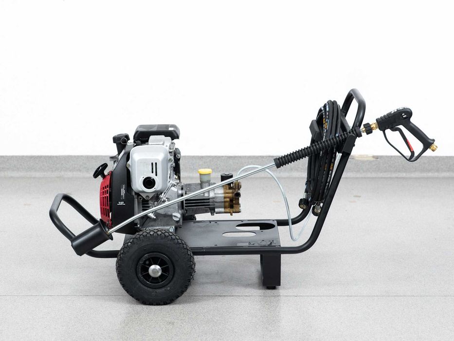 MYJKA CIŚNIENIOWA KARCHER HD 830 BS HONDA GC 160 150bar 600l/h 3500net