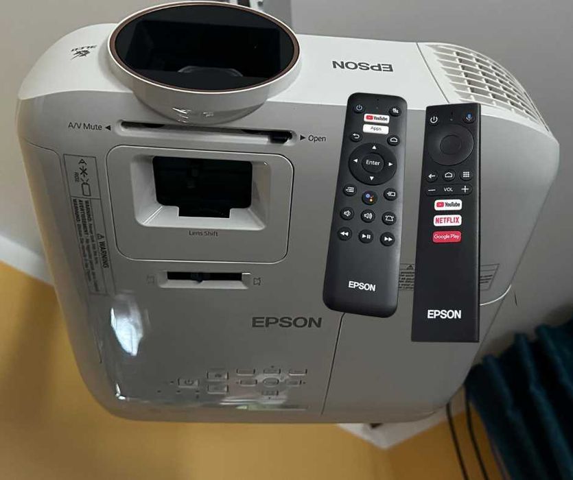 PROJEKTOR EPSON EH-TW5820 - Stan Idealny - Full HD 3LCD