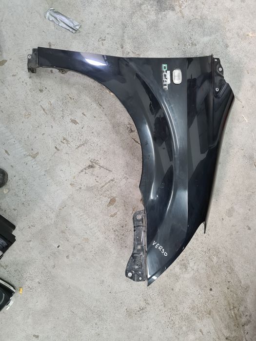 Blotnik prawy Toyota Corolla Verso kolor 209