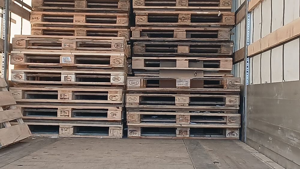 Піддони дерев'яні  б/в з доставкою Бобринець