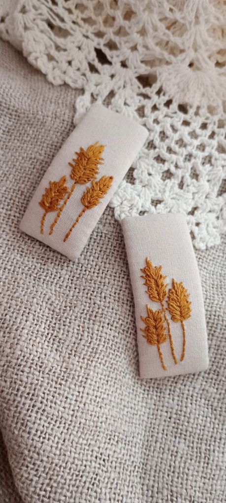 Haftowana biżuteria - spinki do włosów handmade