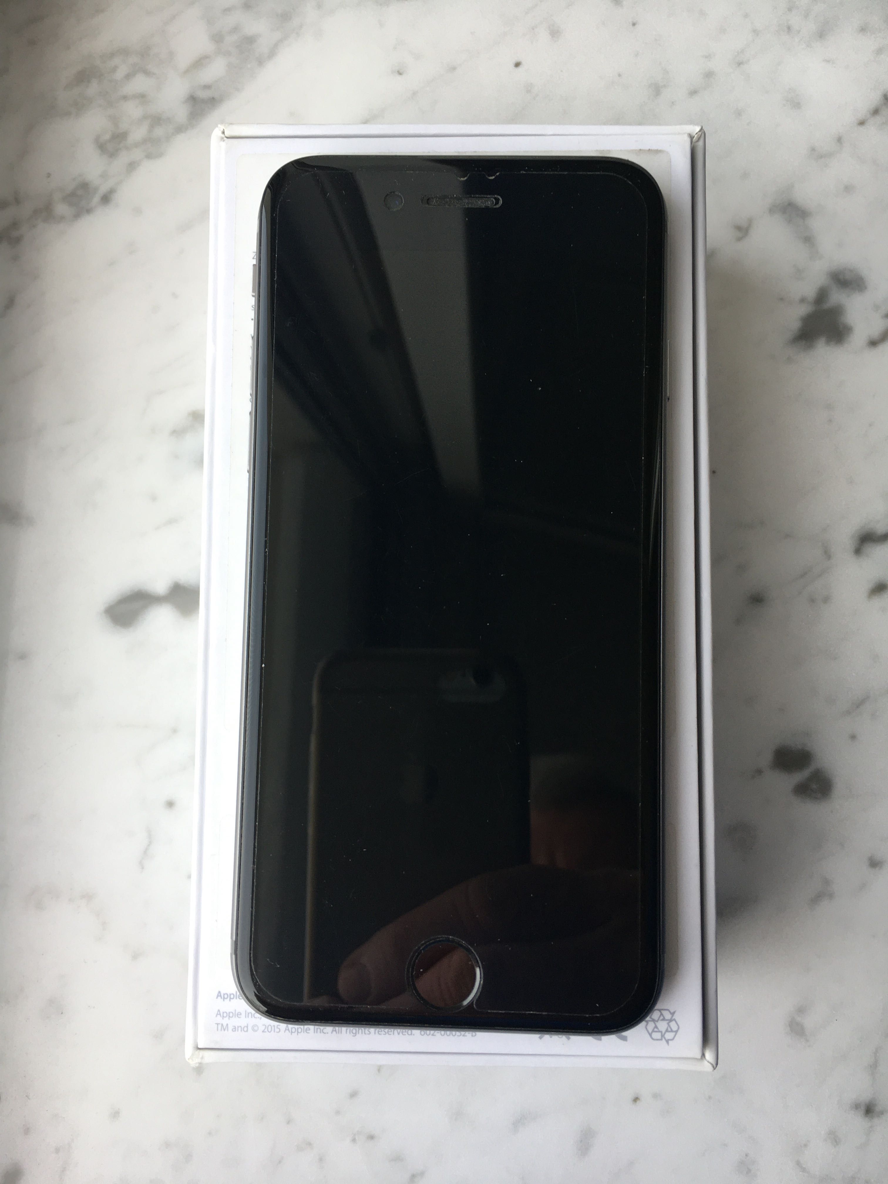 IPhone 6s Space Gray 64GB . Uszkodzony nie włącza się .