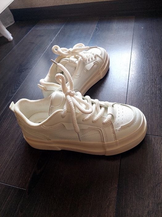 Кеди білі (23,5)