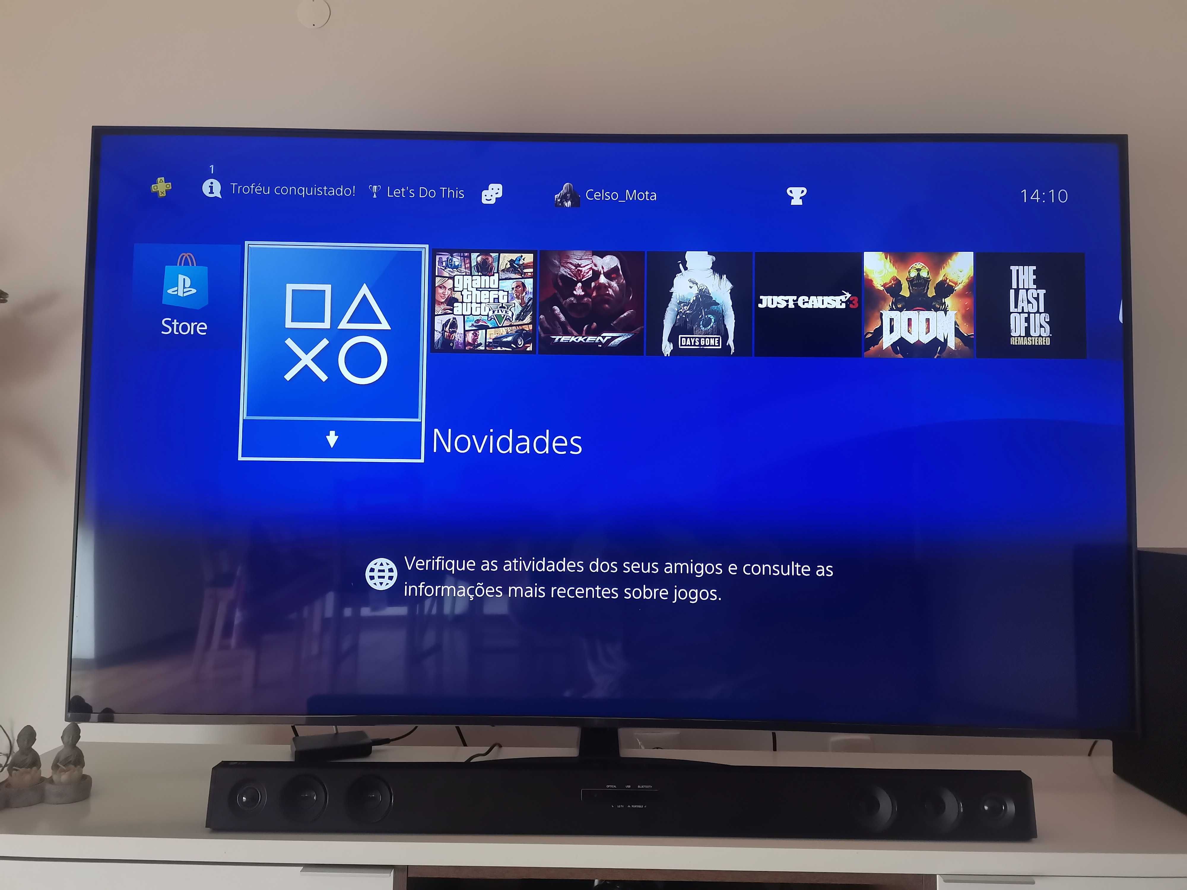 Playstation 4 pro + comandos + jogos