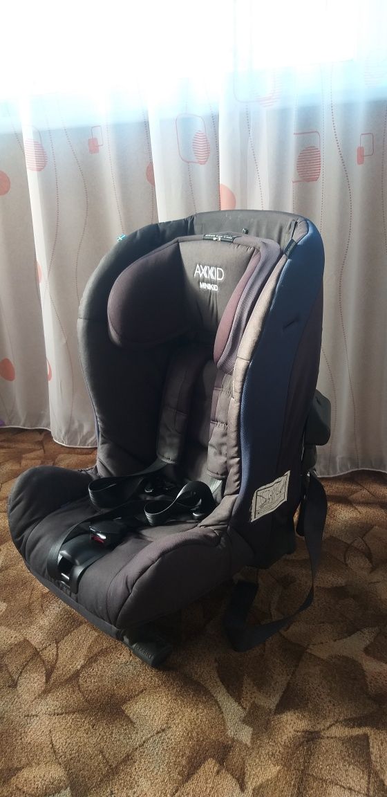 Автокрісло Axkid Minikid 9-25kg