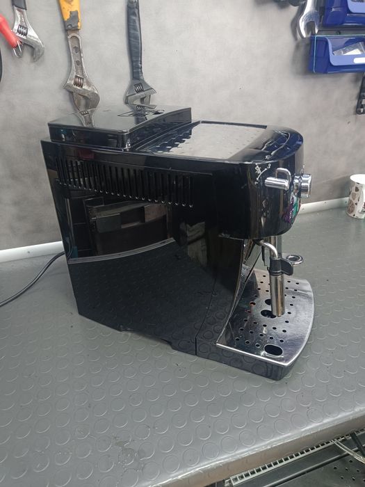 Кофемашина delonghi magnifica ( делонжи делонги )