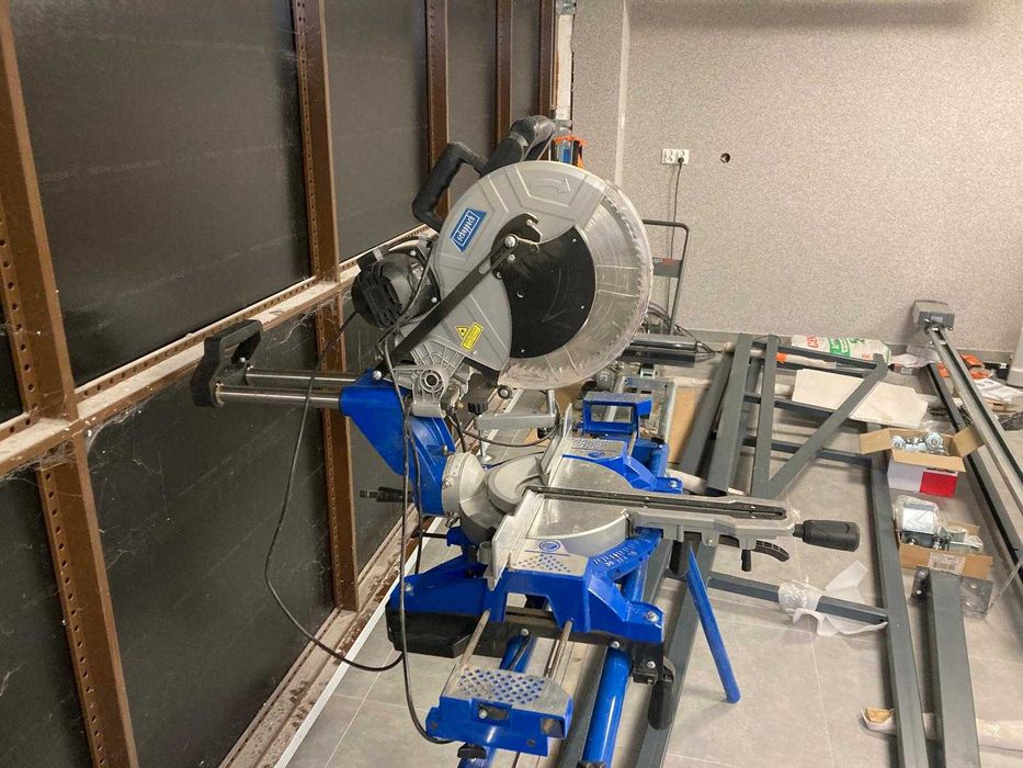 Ukośnica Scheppach HM140L  + stół Scheppach UMF 2000