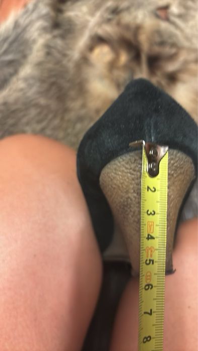 Venezia buty z pomponem na koturnie czarne 39