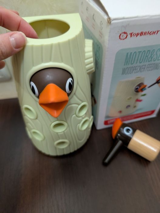 Магнітна гра "Нагодуй дятлика" для 2+ років