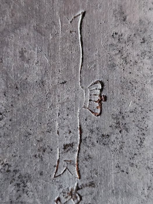 Stary noż z sygnaturą