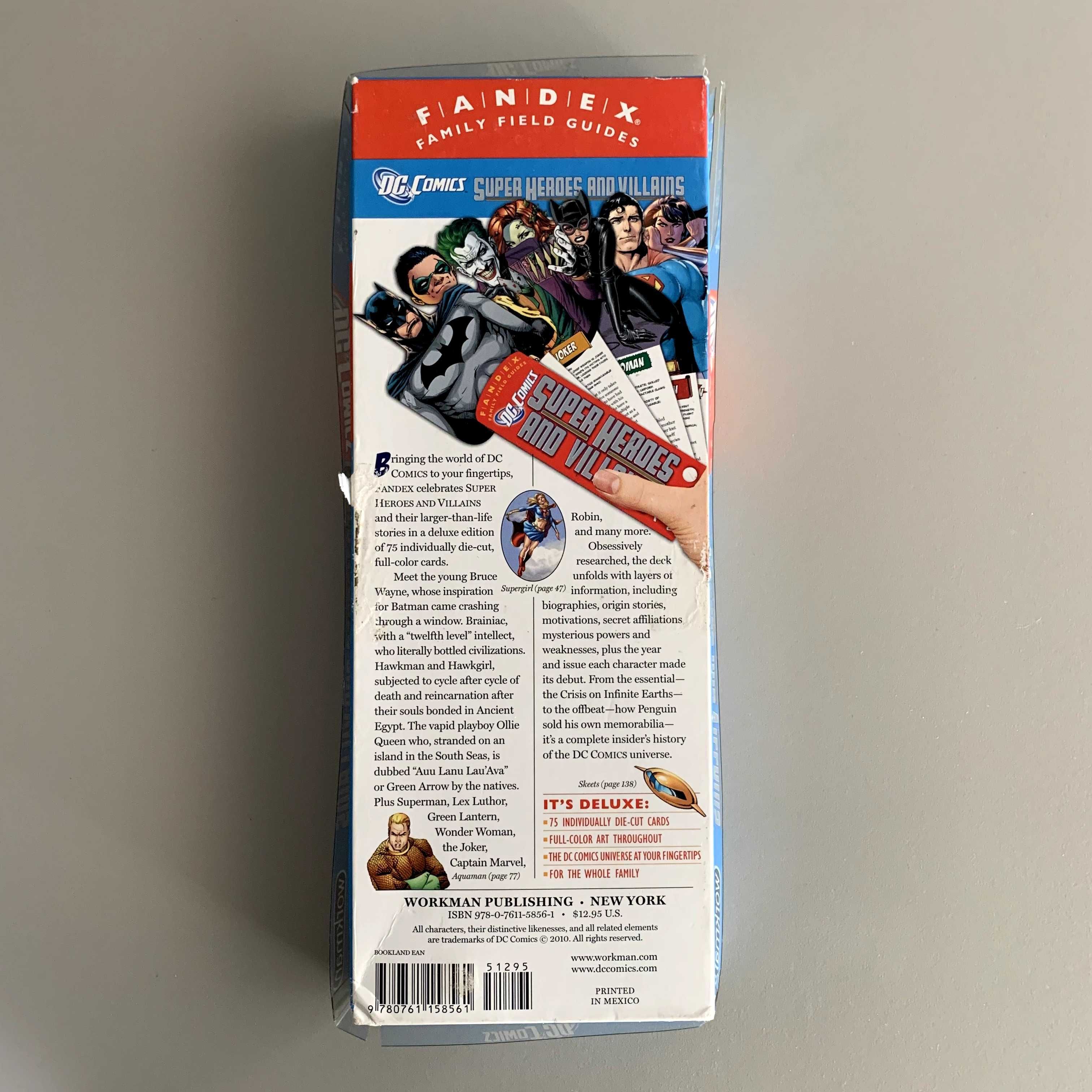 Livro DC Comics Super Heroes and Villans