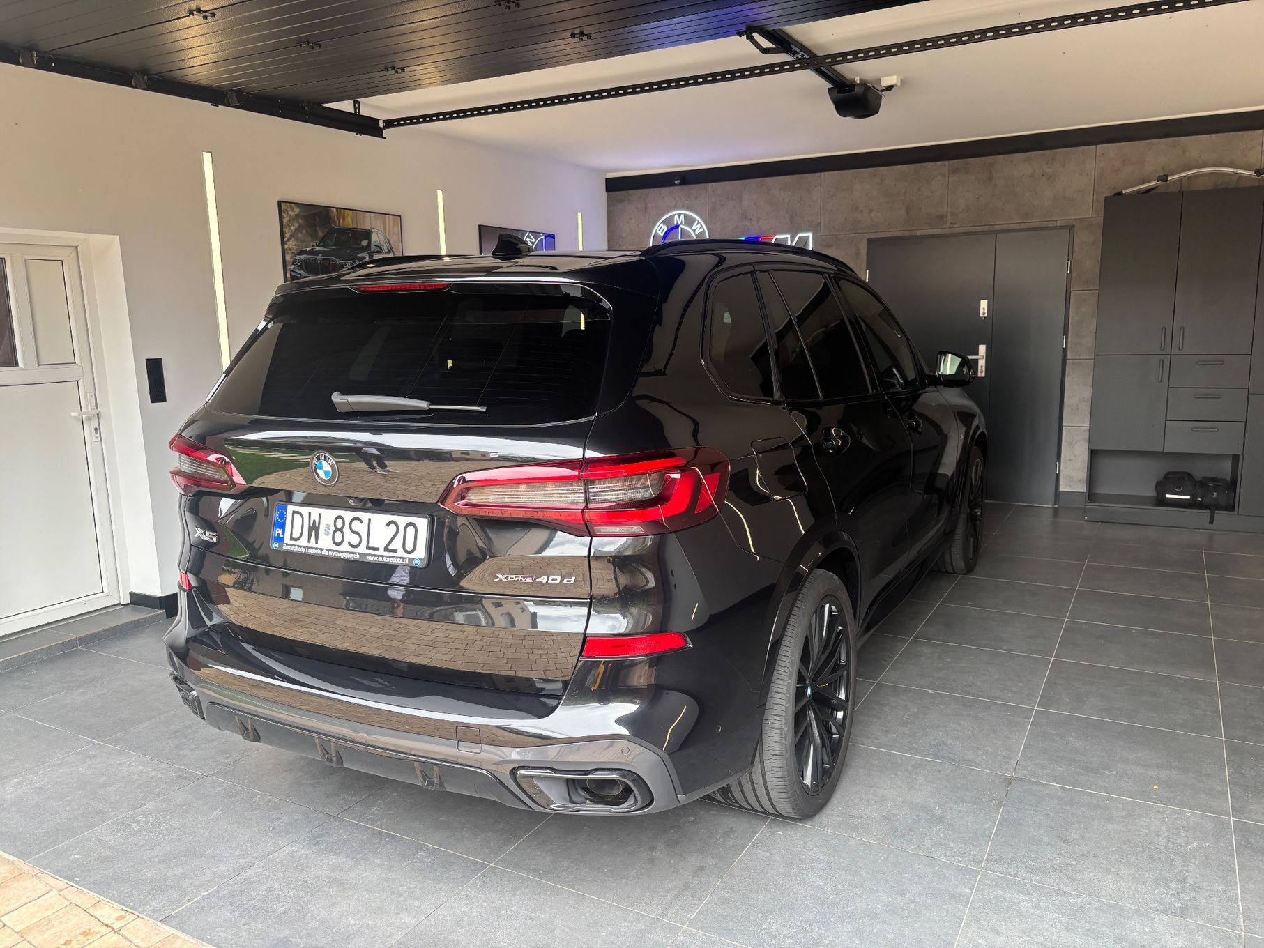 BMW X5 Sprzedam BMW X5 | Rok 2022 | 3.0 Diesel 340KM | Czarny | Full Black