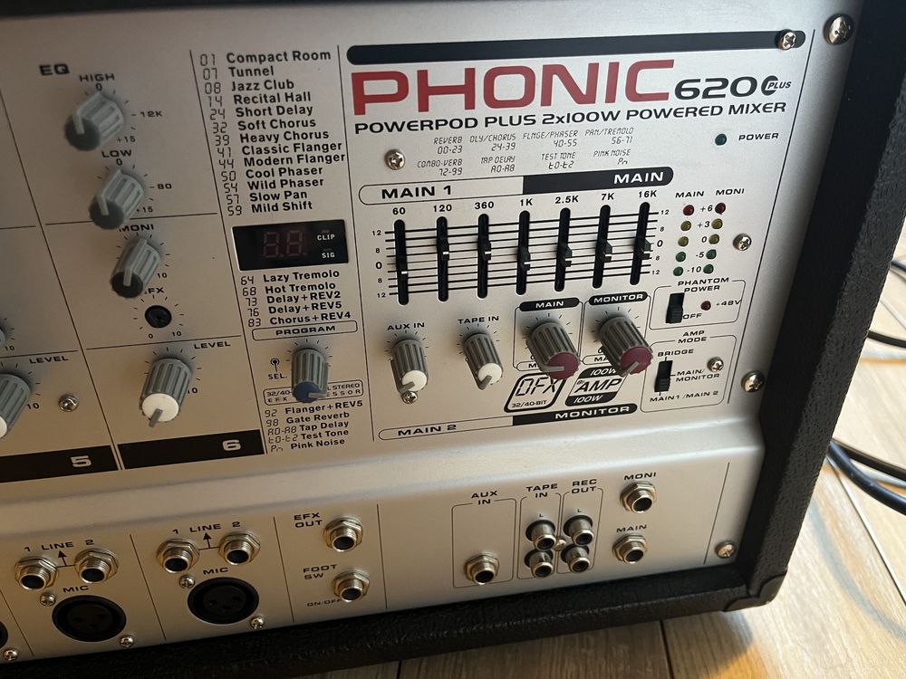 PHONIC 620+ powermixer mixer wzmacniacz
