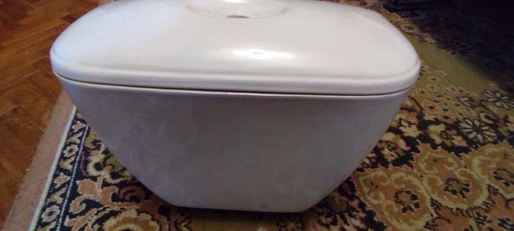 Бачек керамический для слива  воды