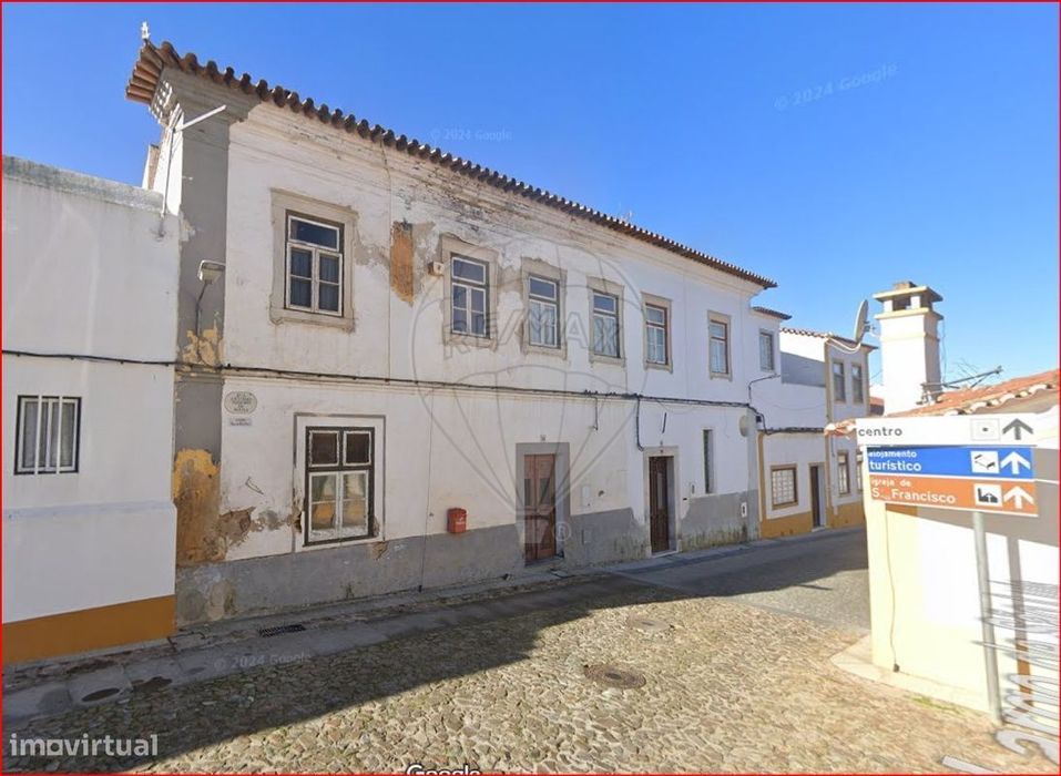 Moradia T10 para venda