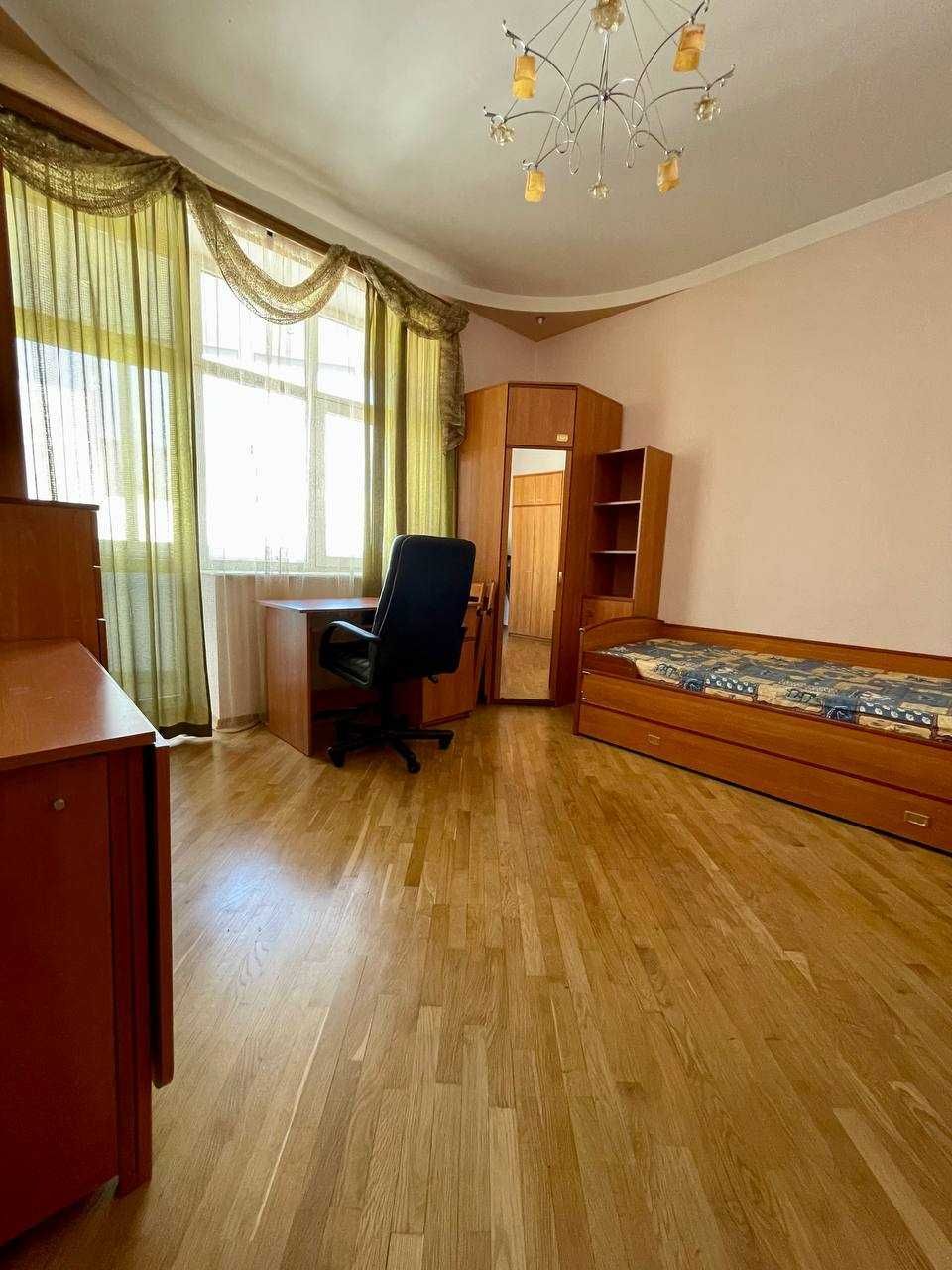 Оренда 3-кімнатної квартири в ближньому центрі вул. Ганни Барвінок 1