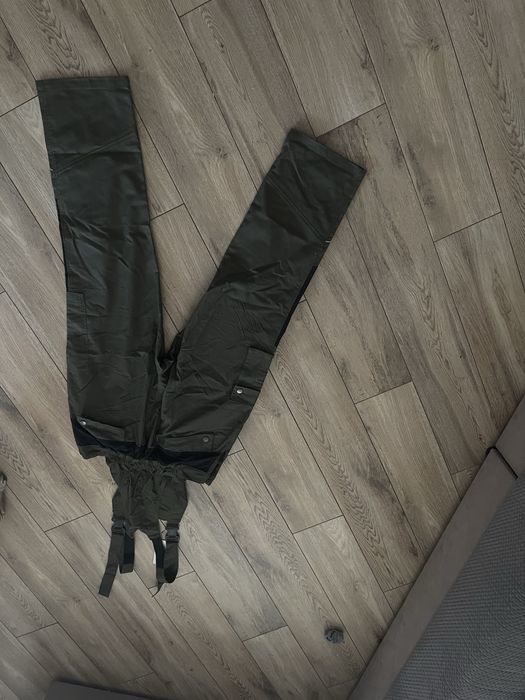 Продам робочий напівкомбінезон новий