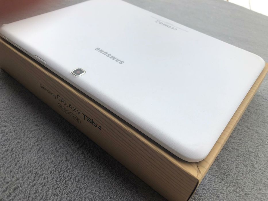 Tablet Samsung SM-T530 Biały