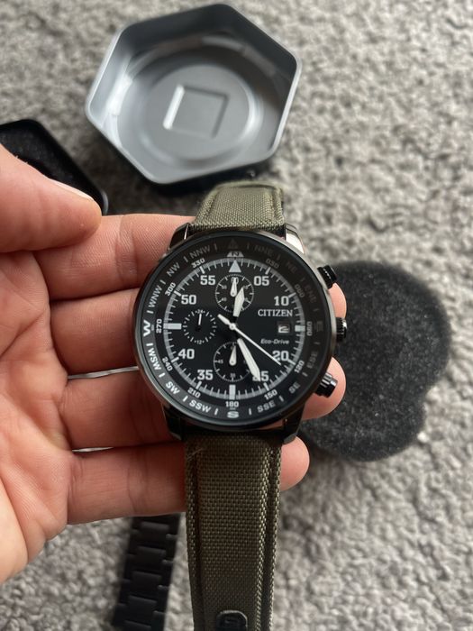 Relogio com duas braceletes