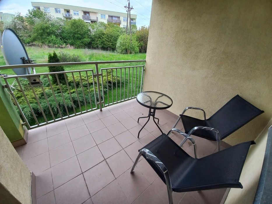 Wynajmę mieszkanie 60 m PARTER 3 pokoje loggia piwnica ul. Różna