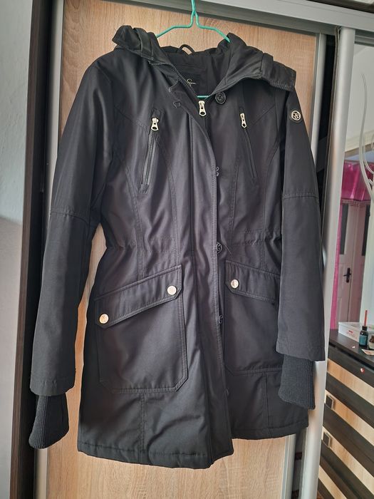 Чорна куртка парка єврозима