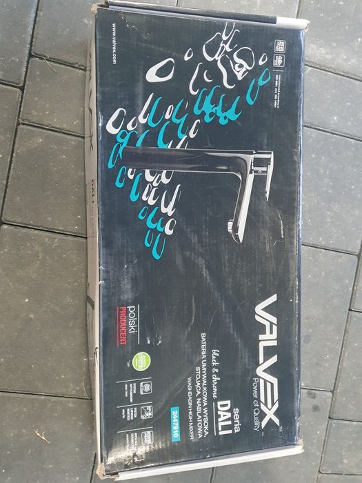 Bateria umywalkowa wysoka Valvex seria Dali  Black &Chrome