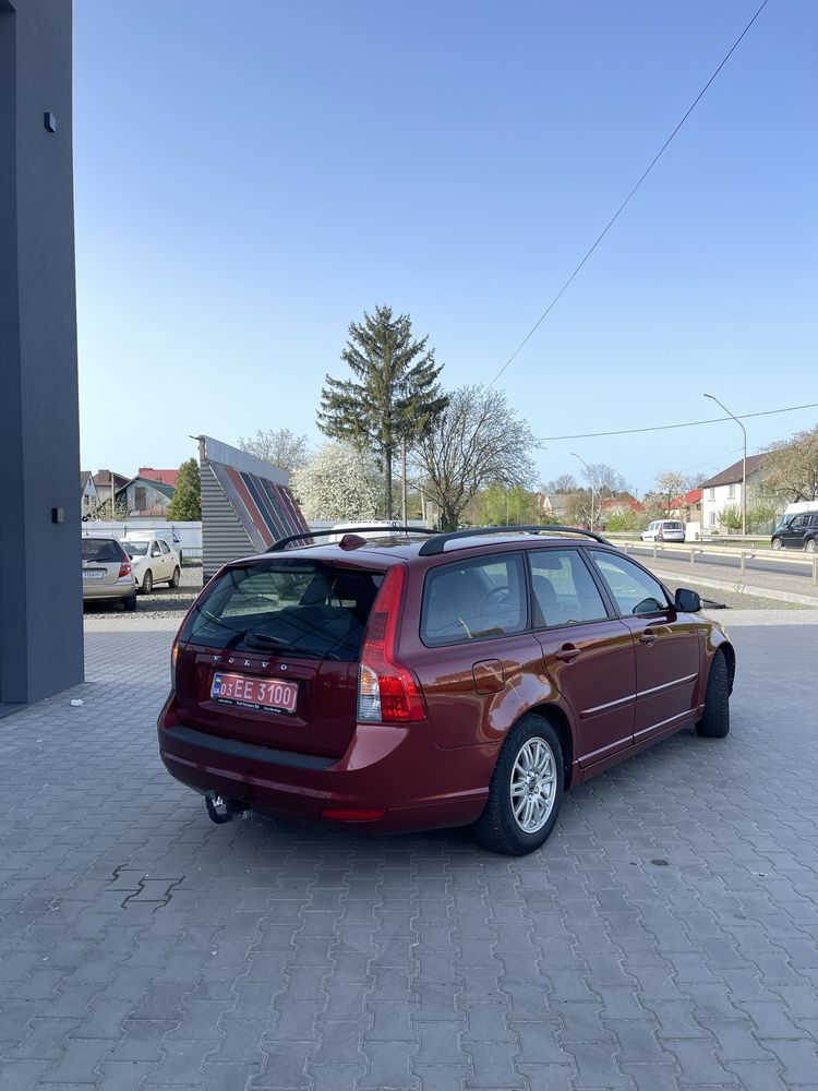 Volvo V50 2010року