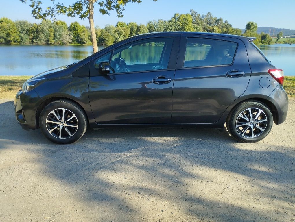 Toyota Yaris 1.0 gasolina 53000km 2020