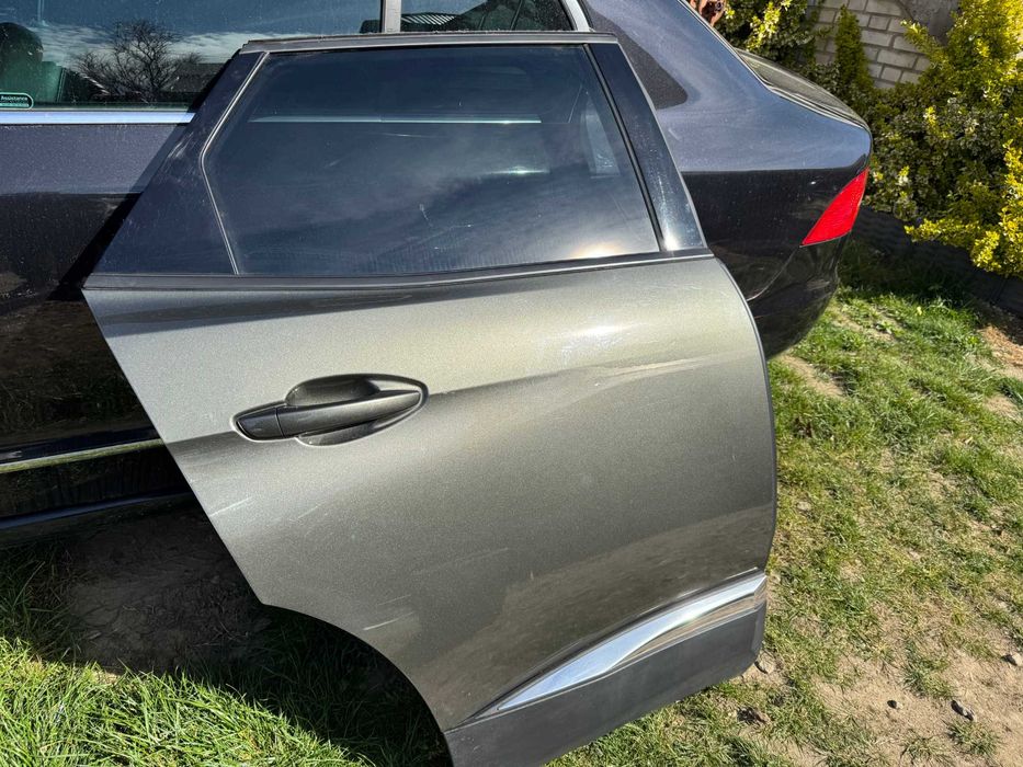 Drzwi peugeot 3008 II EKLD prawe