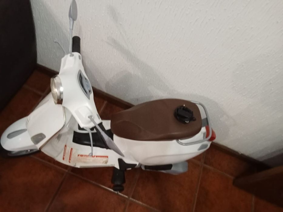 Moto a materia criança