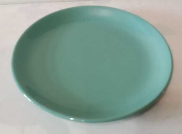 Керамічний, порцеляновий, скляний та пластиковий кухонний посуд