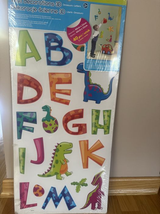 Naklejki ścienne z literami