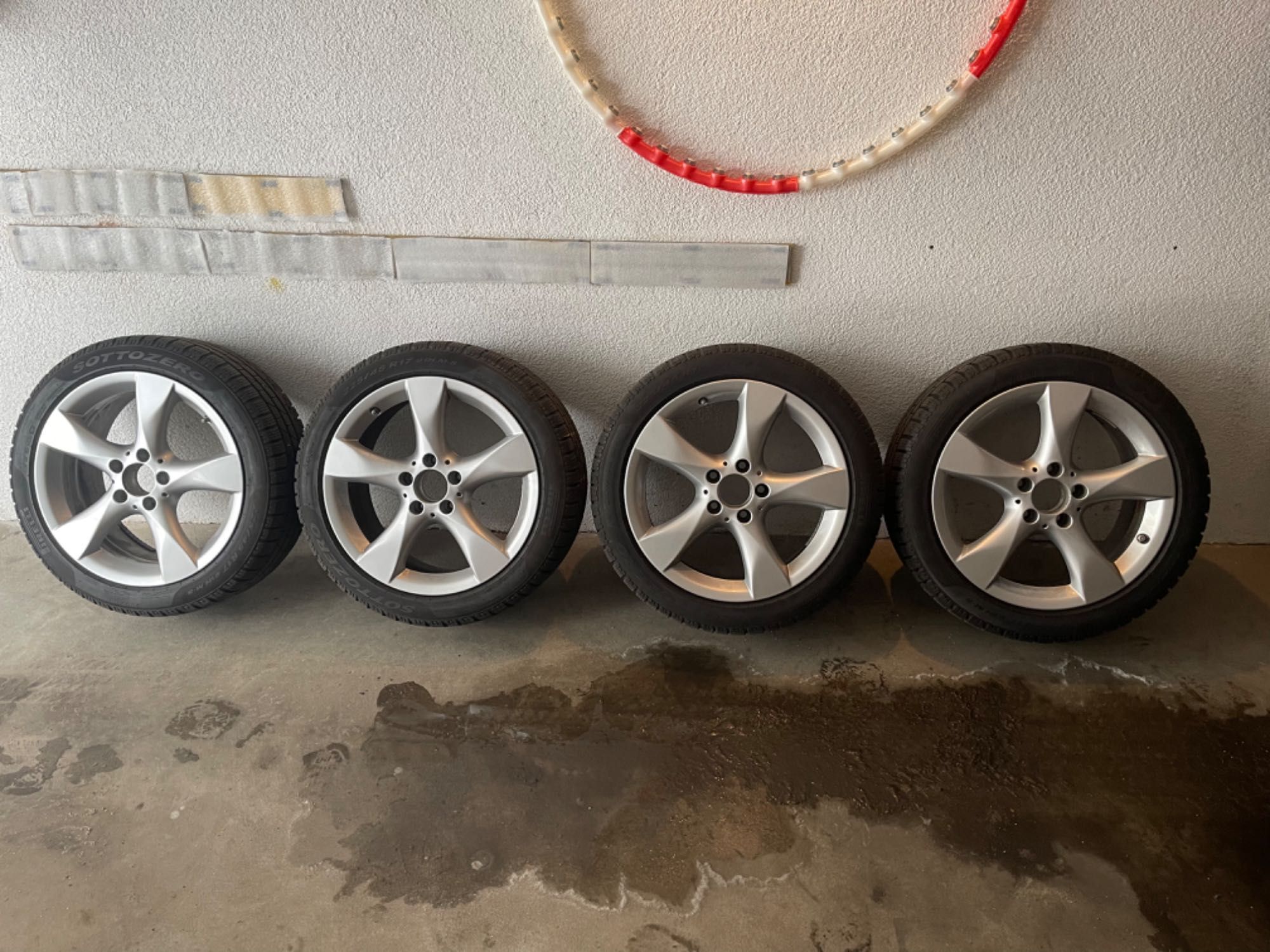 Koła Mercedes-Benz A Klasa 17”,czujniki, opony zimowe Pirelli