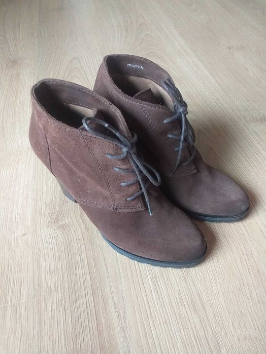 Botins de camurça de salto Mango como novos tam. 40