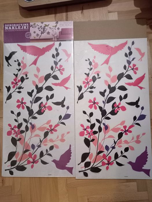 Naklejki na ścianę i lampion