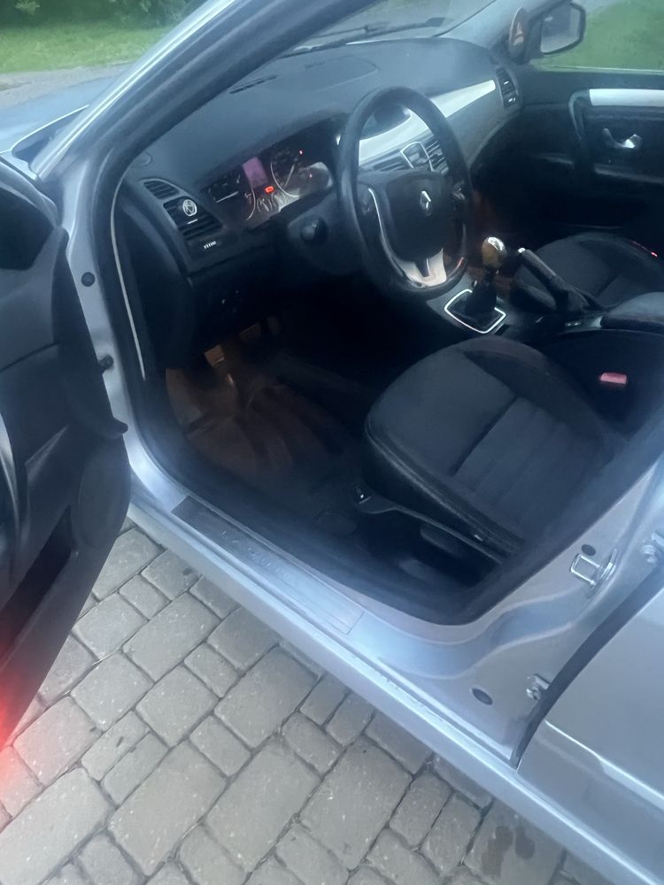 Renault Laguna 3 2.0 DCI niezawodny silnik kombi