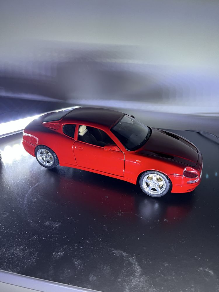 Maserati 3200gt 1:18 bburago