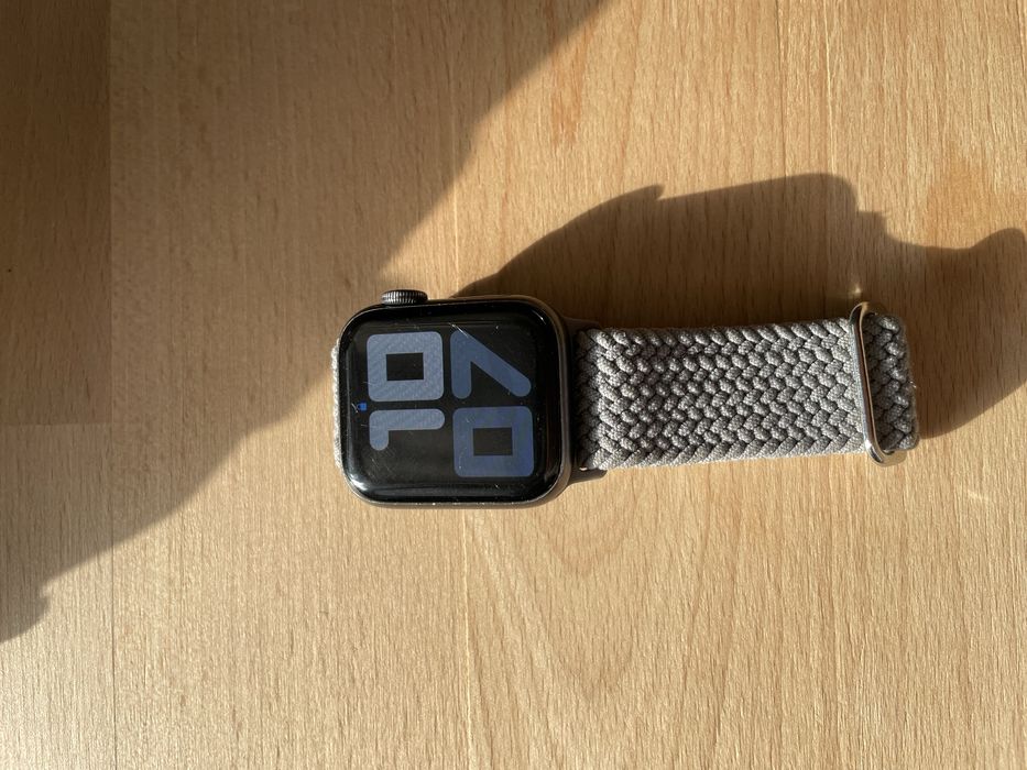 Apple Watch Series 5 40mm GPS+LTE, Space Gray Aluminum Case