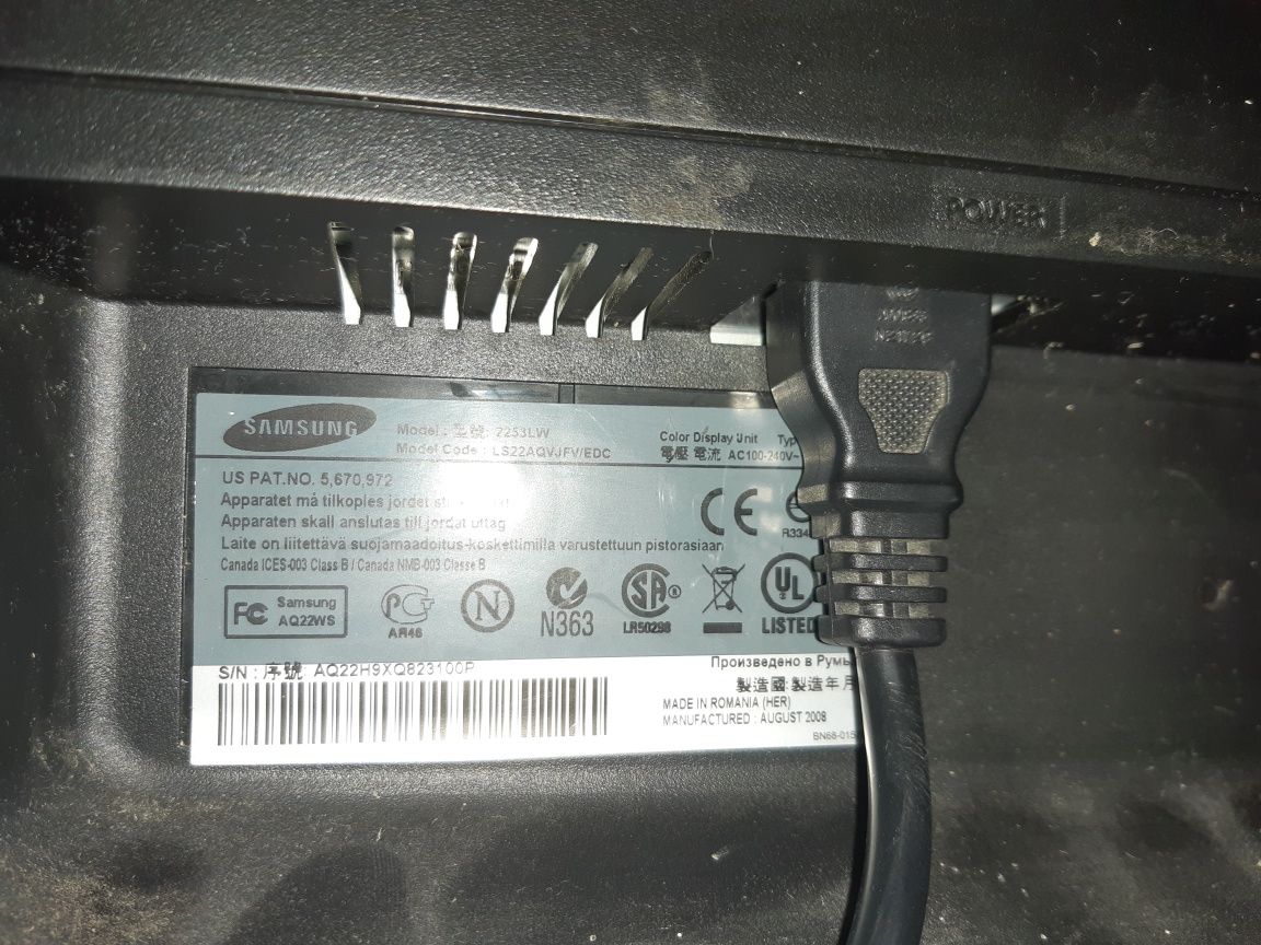 Monitor Samsung 2253LW 22 cale DVI VGA LCD
