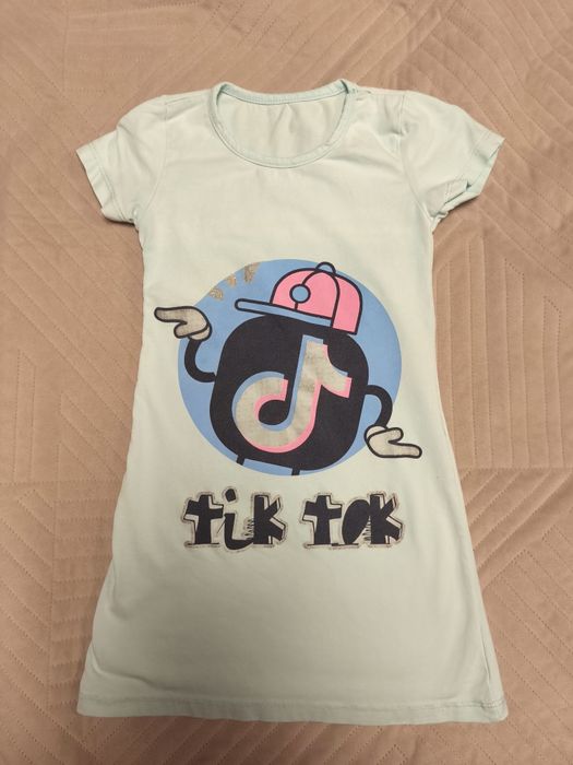 Zestaw ubrań: 2 sukienki, tunika i bluzka, rozmiar 104