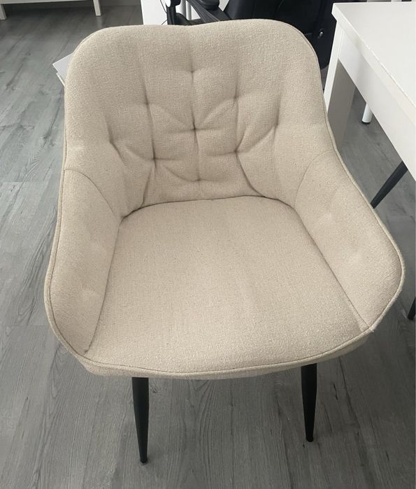 Cadeiras (4x) bege Sklum + Mesa Laneberg Ikea branca extensivél