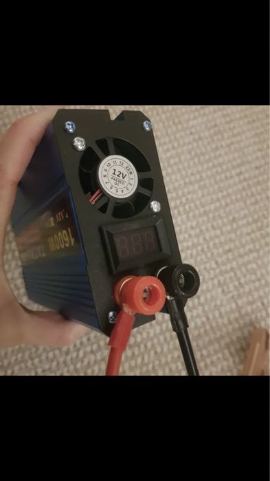 Інвектор-перетворювач напруги 12/220Вт