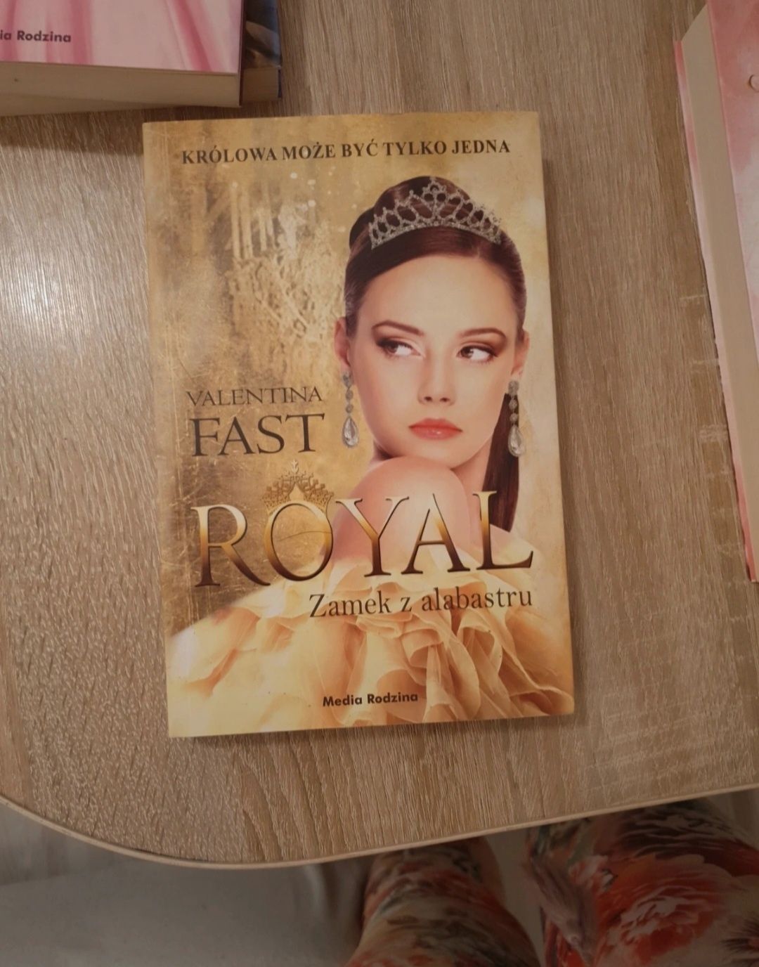 Royal. Valentina Fast