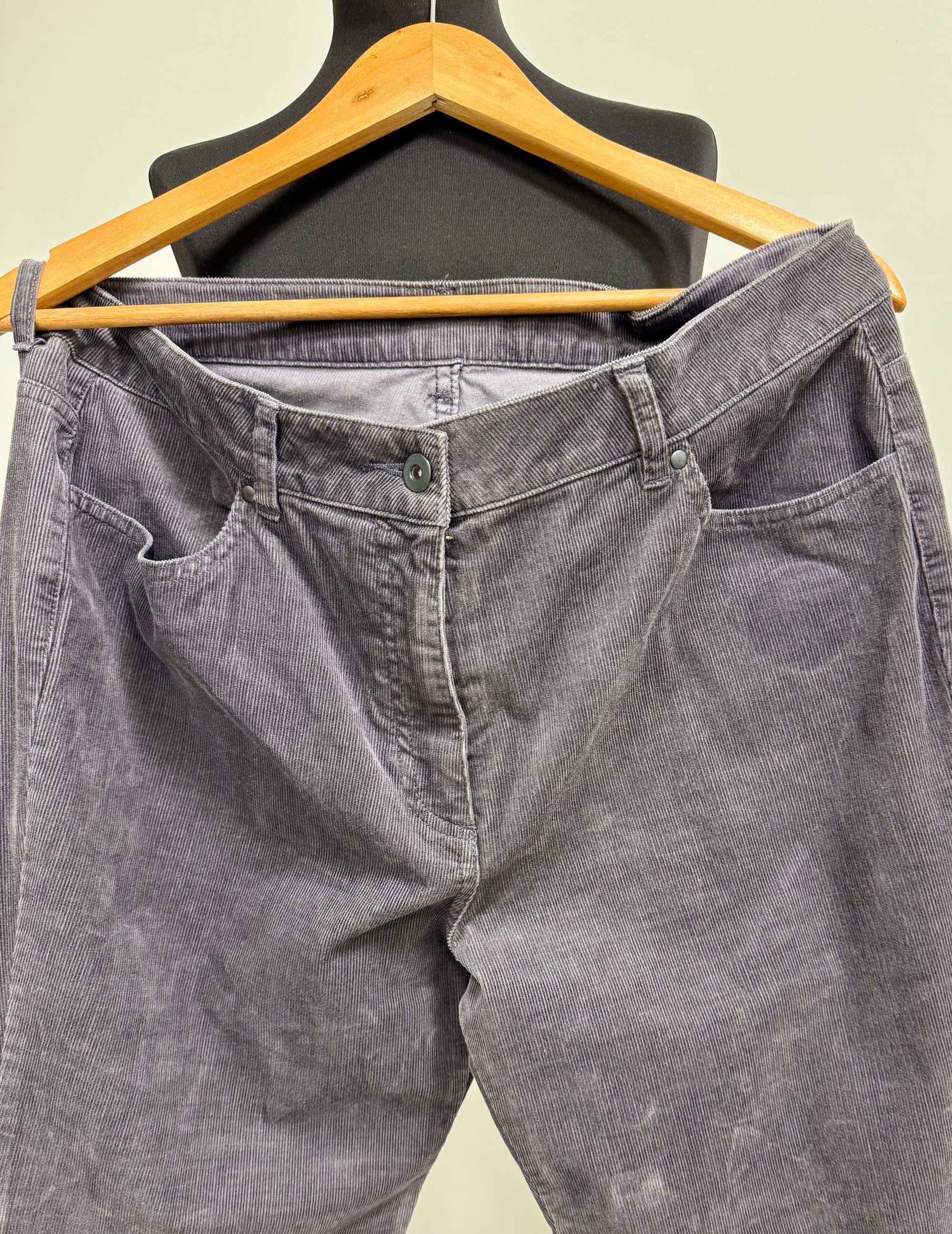 Nowe/ Powystawowe Spodnie Sztruksowe/ Marks & Spenser/ Chinos/