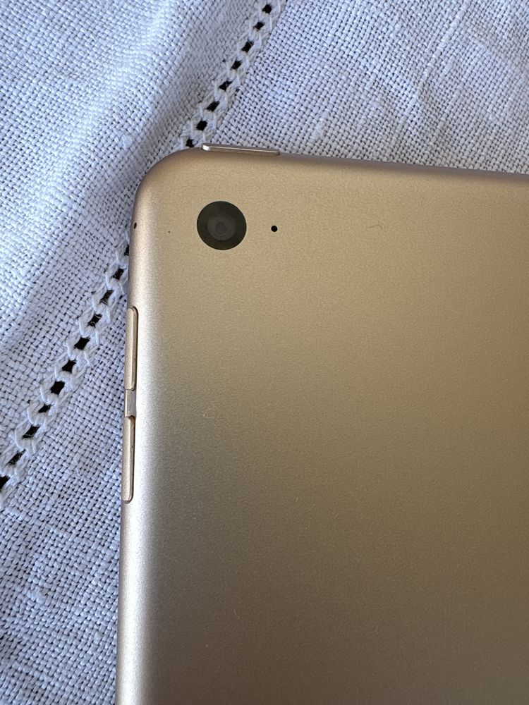 Ipad Air 2 dourado
