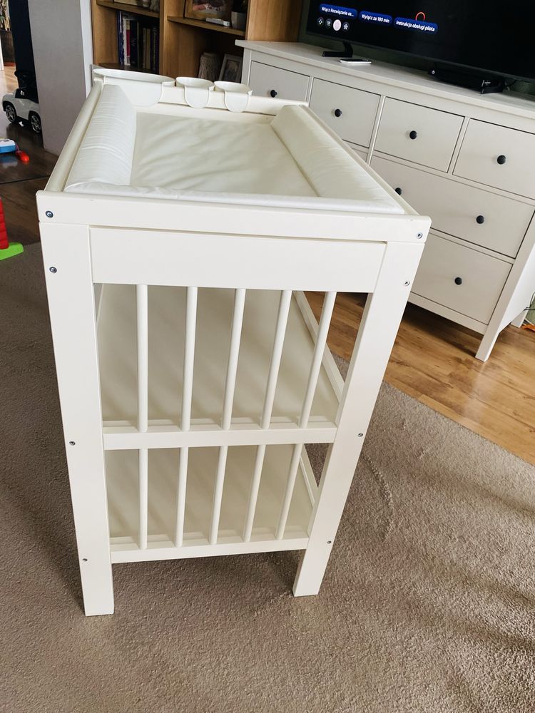 Biały drewniany przewijak Ikea Gulliver