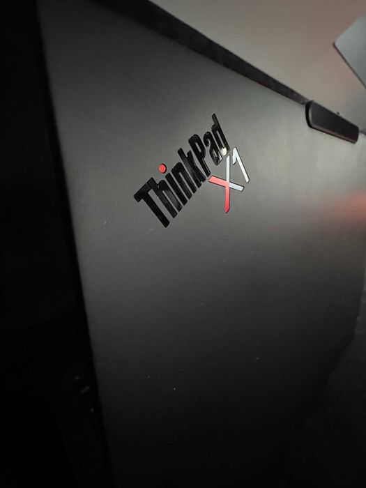 ThinkPad Lenovo ThinkPad X1 Carbon 12 Gen 11 Pro. 32 MB. 1 TB