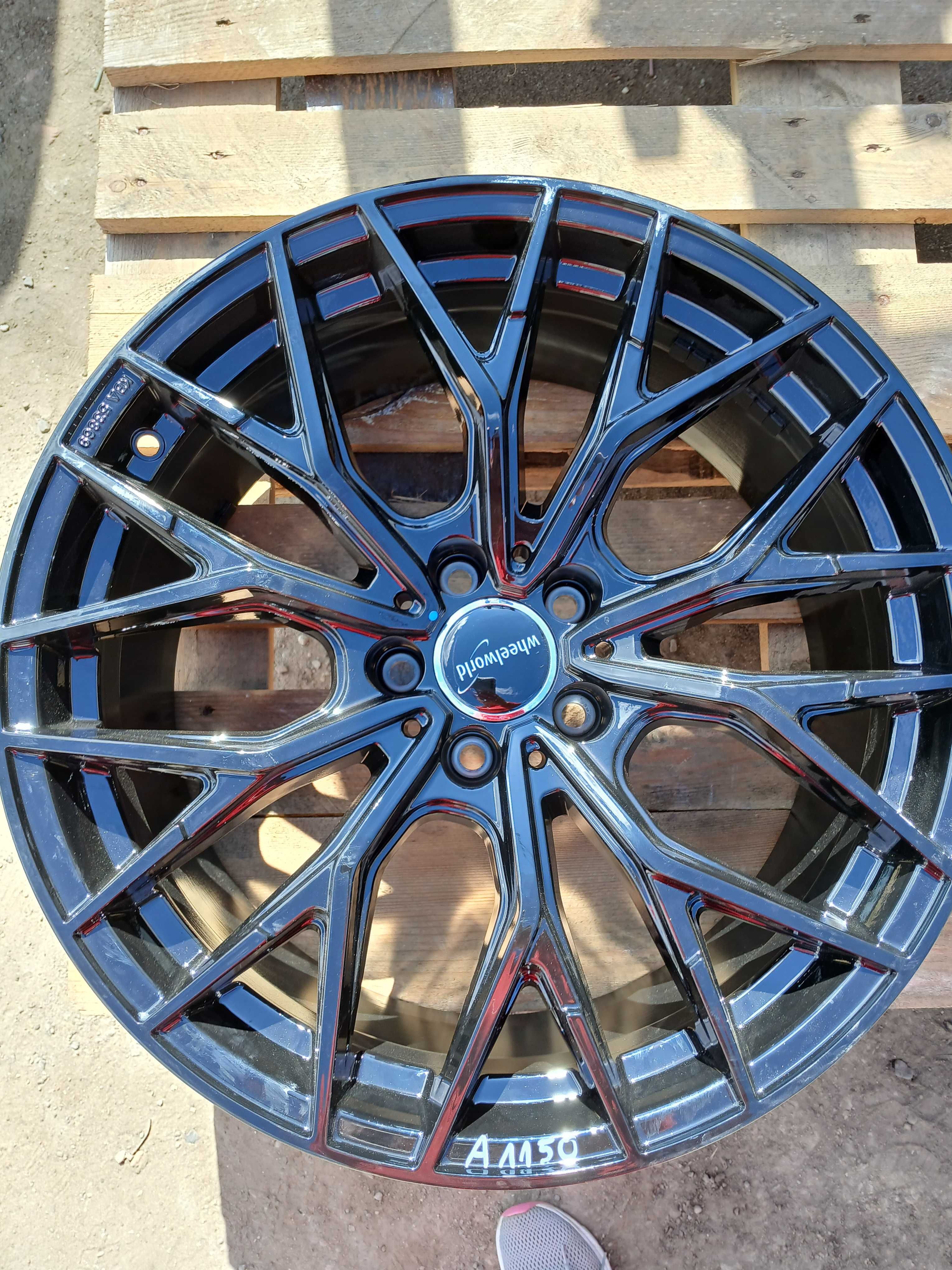 A1150. WHEELWORLD 8,5 x 19 ET 26 rozstaw 5x112