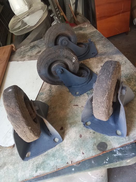 4 rodas para grua ou carro.