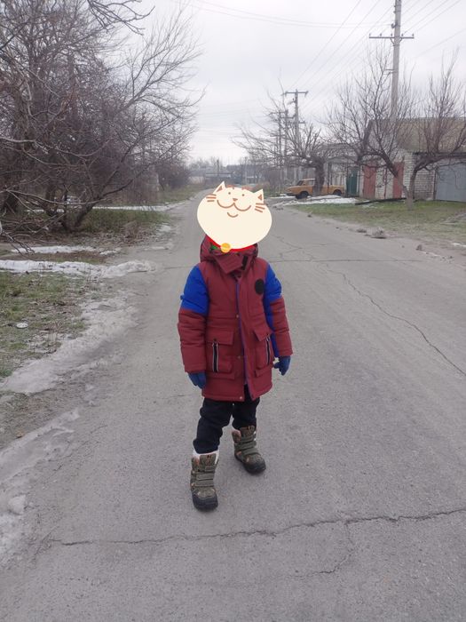 Курточка зима на мальчика 5-6 лет.